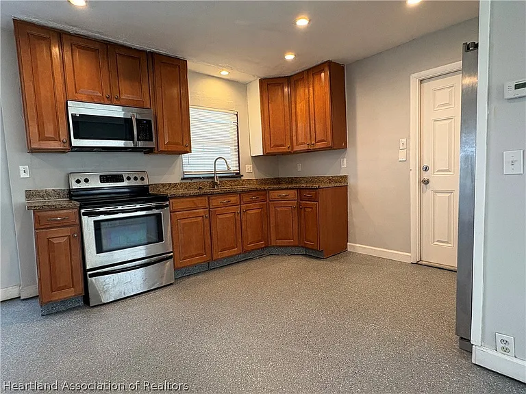 1817 Sandra Blvd — Photo 6