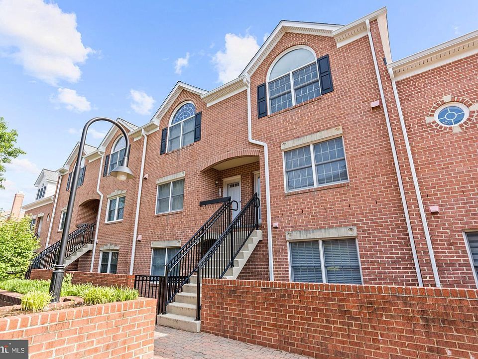1st image of 6908 Fairfax Dr Unit 306