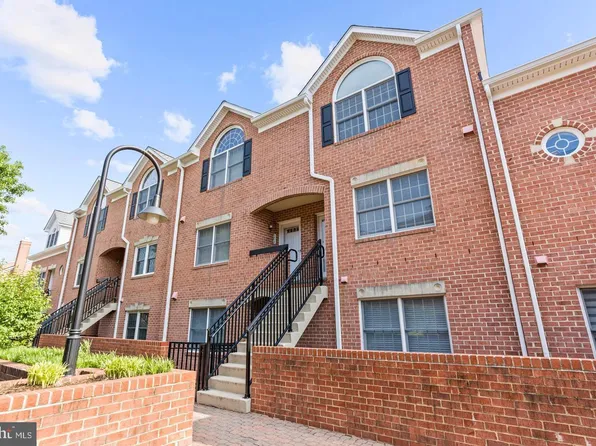 6908 Fairfax Dr Unit 306, Arlington, VA 22213