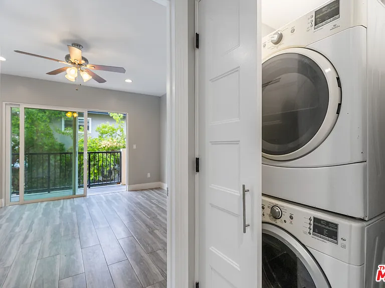 1357 Seward St — Photo 32