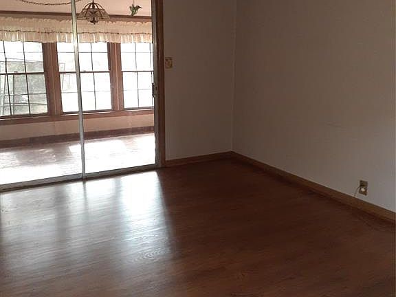 5th image of 153 Salem Dr