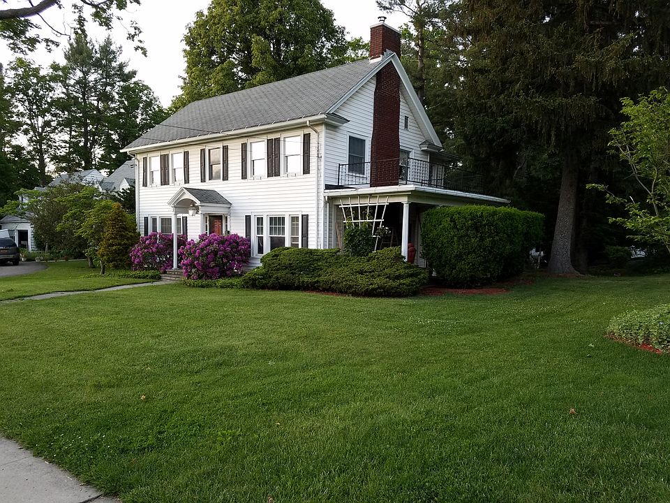 1st image of 530 N Main St