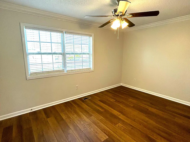 509 Heritage Ct — Photo 11