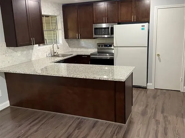 10161 Beekman Place Dr, Houston, TX 77043