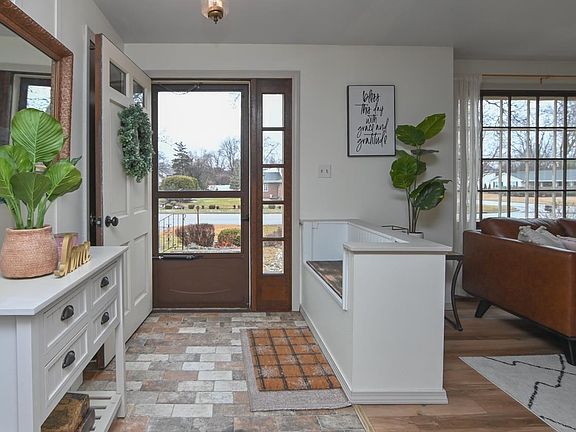 2nd image of 747 Bordeaux Rue