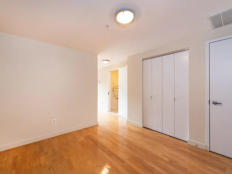 222 Montgomery St #2F — Photo 4