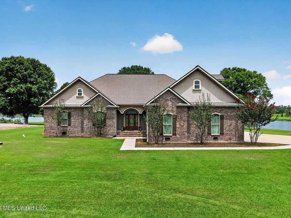 1st image of 6 Lunker Ln