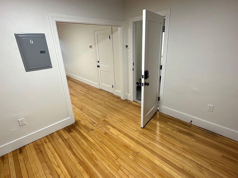 39 South St Foxboro, MA Zillow