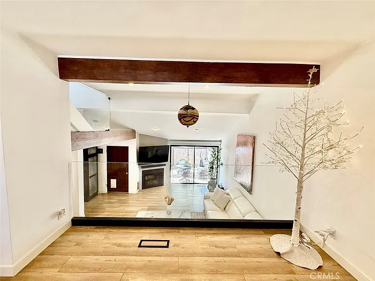 21545 Erwin St #105 — Photo 4