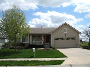 7013 Hill Crest Ln, La Vista, NE 68128