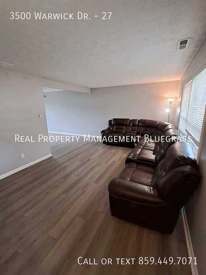 Building Photo - 3500 Warwick Dr #27
