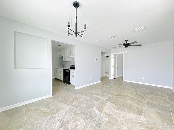 5th image of 2207 Northridge Ave #D