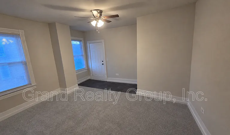 129 Cedar Ave #2R — Photo 2