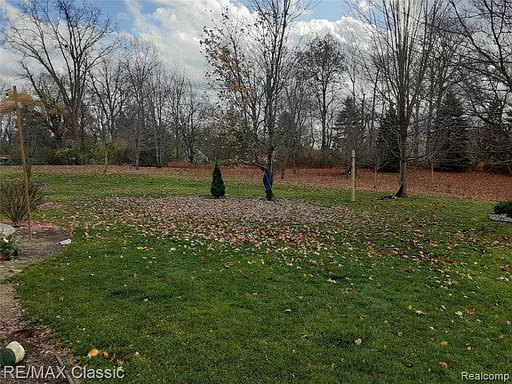 5th image of 824 Glen Meadows Dr #18