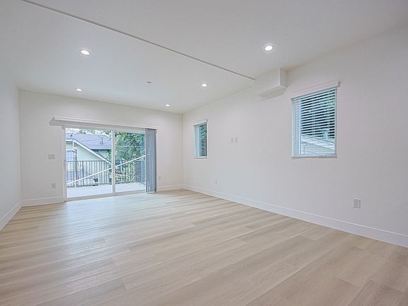 5th image of 1323 N June St #1