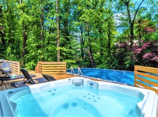 2885 Duke Of Gloucester, East Point, GA 30344