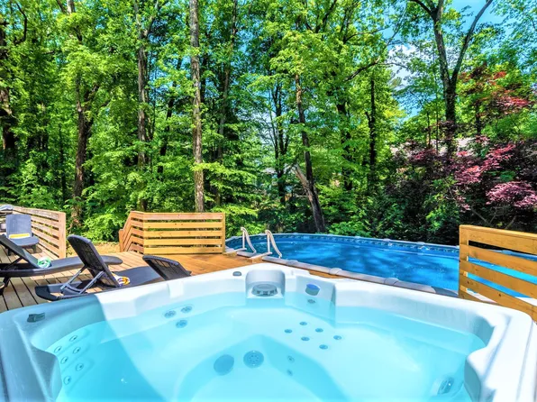 2885 Duke Of Gloucester, East Point, GA 30344