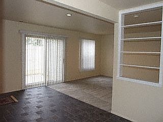 5th image of 5655 Drake Hollow Dr W #1