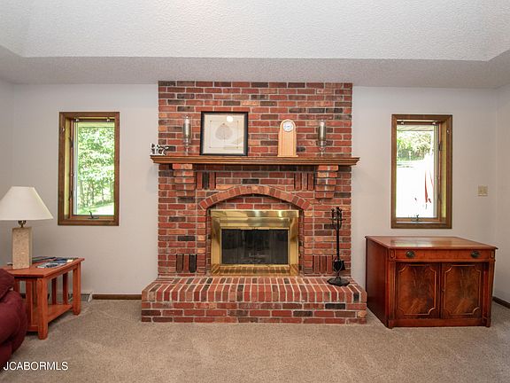 4th image of 914 Bannister Dr