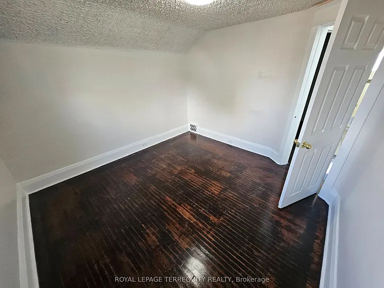14 Hollis St — Photo 30