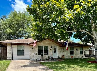 1013 E Fannin St, Beeville, TX 78102