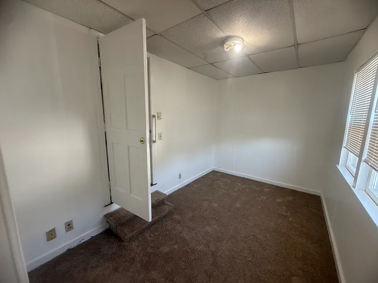2 Williams Ct #2 — Photo 3