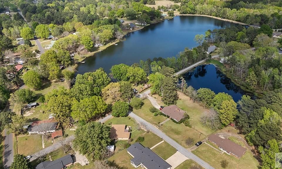 1st image of 12 S Valley Dr