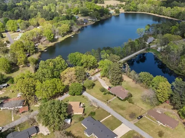 12 S Valley Dr, Texarkana, AR 71854