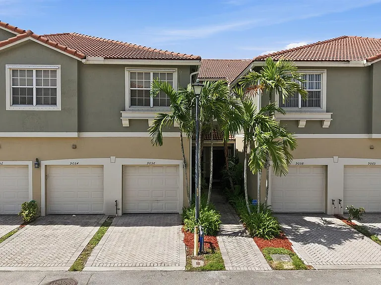 9056 Plymouth Pl — Photo 32