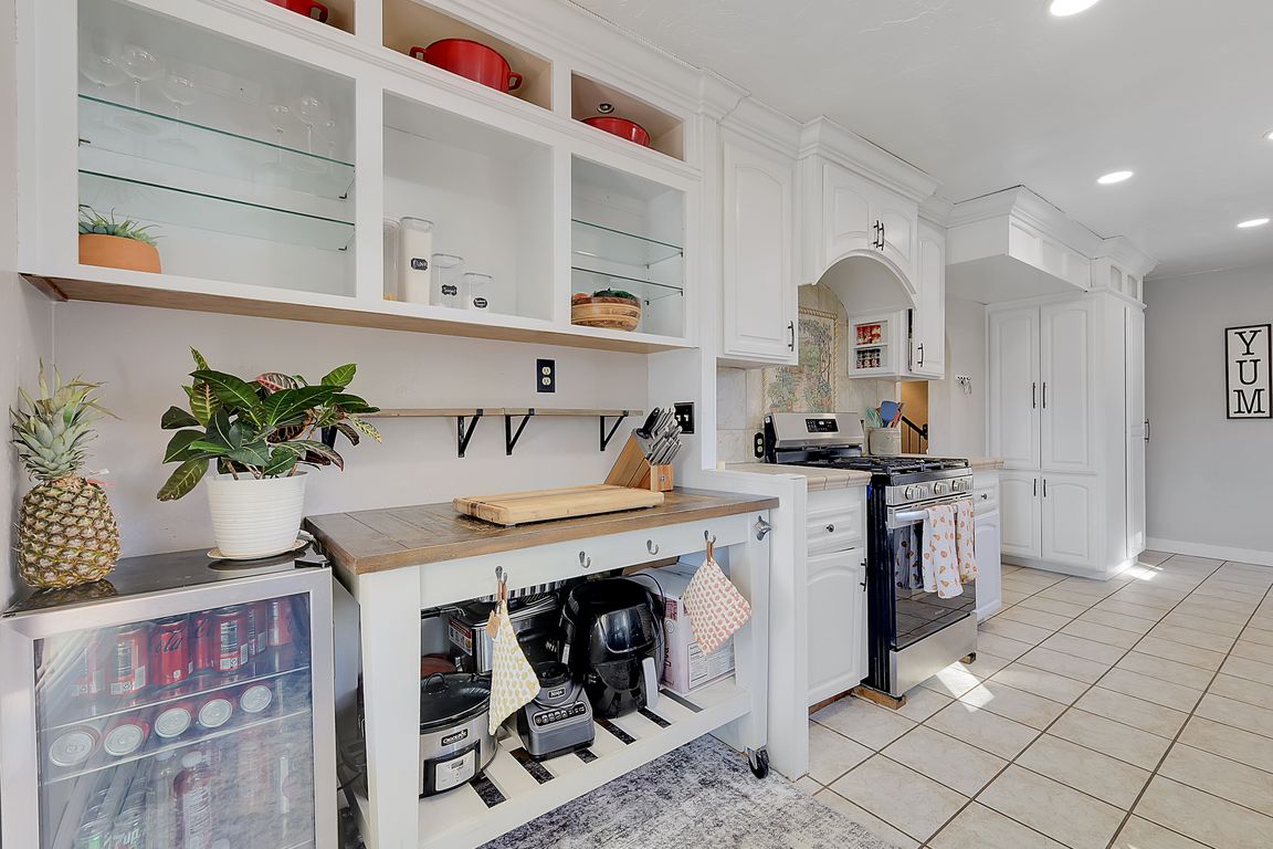 next background image