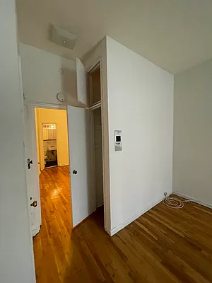 Rented by Eric Goodman Realty Corp | media 7