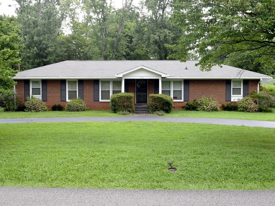 1st image of 806 Woodmont Dr