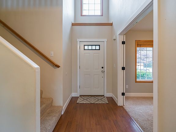 3rd image of 18408 NE 30th St