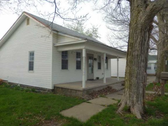 2nd image of 208 Jefferson St