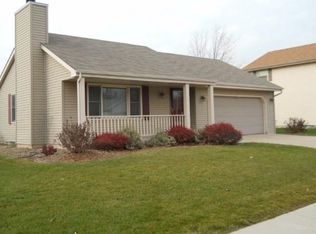 10421 S Donald Dr, Oak Creek, WI 53154