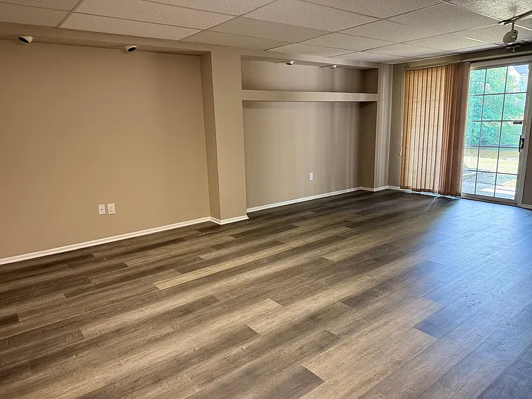 103 Bedford Pl — Photo 32