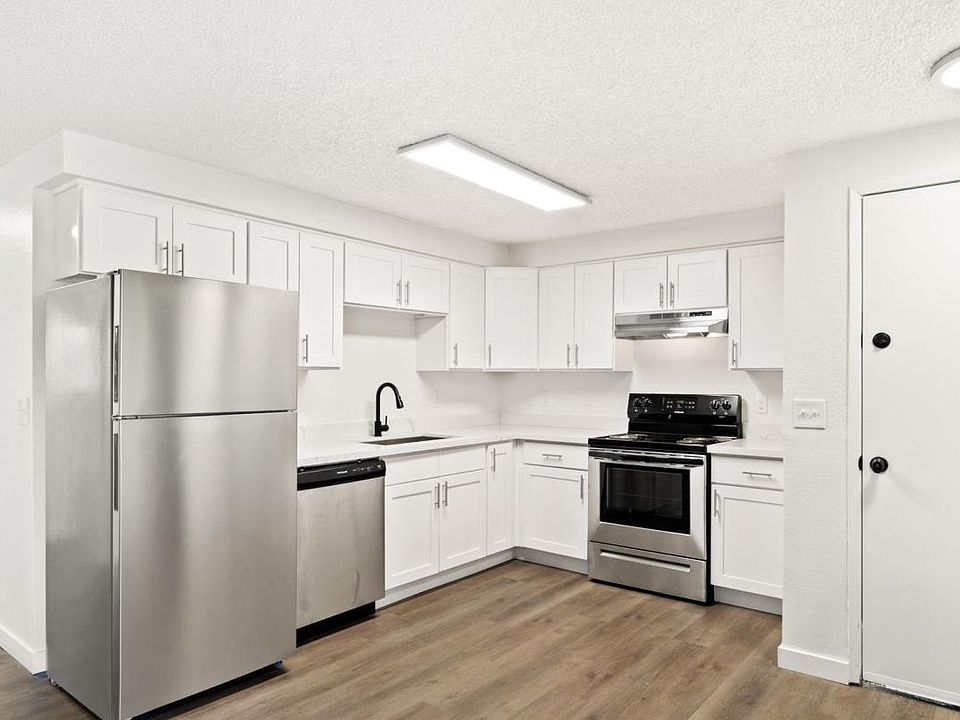 1st image of 17313 Smokey Point Blvd #14