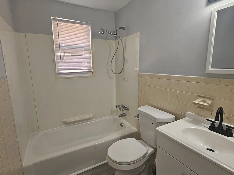 131 Green St #203 — Photo 6