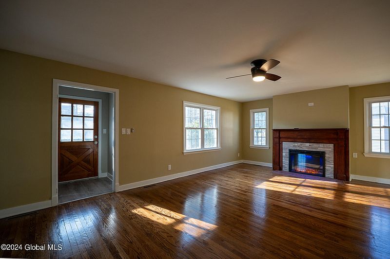 2nd image of 74 Elsmere Avenue
