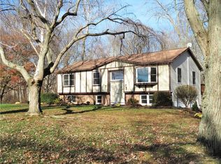 920 Noank Ledyard Rd, Groton, CT 06355