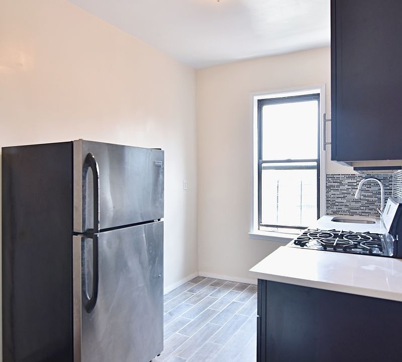 1st image of 507 W 171st St #602