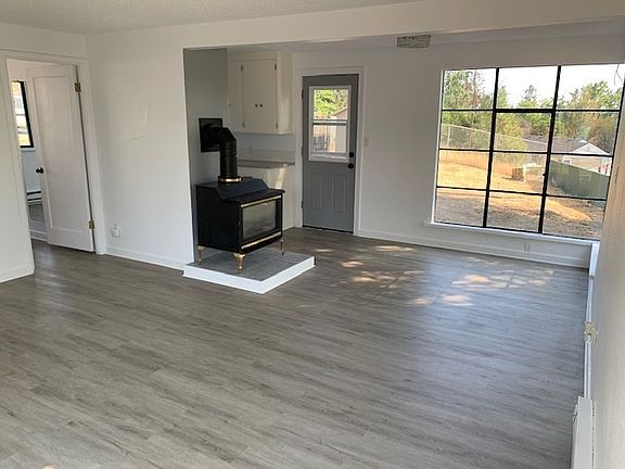 4th image of 4019 W Francis Ave