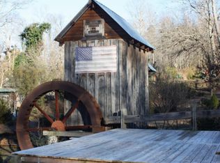 42 Stone Dr, Cleveland, GA 30528