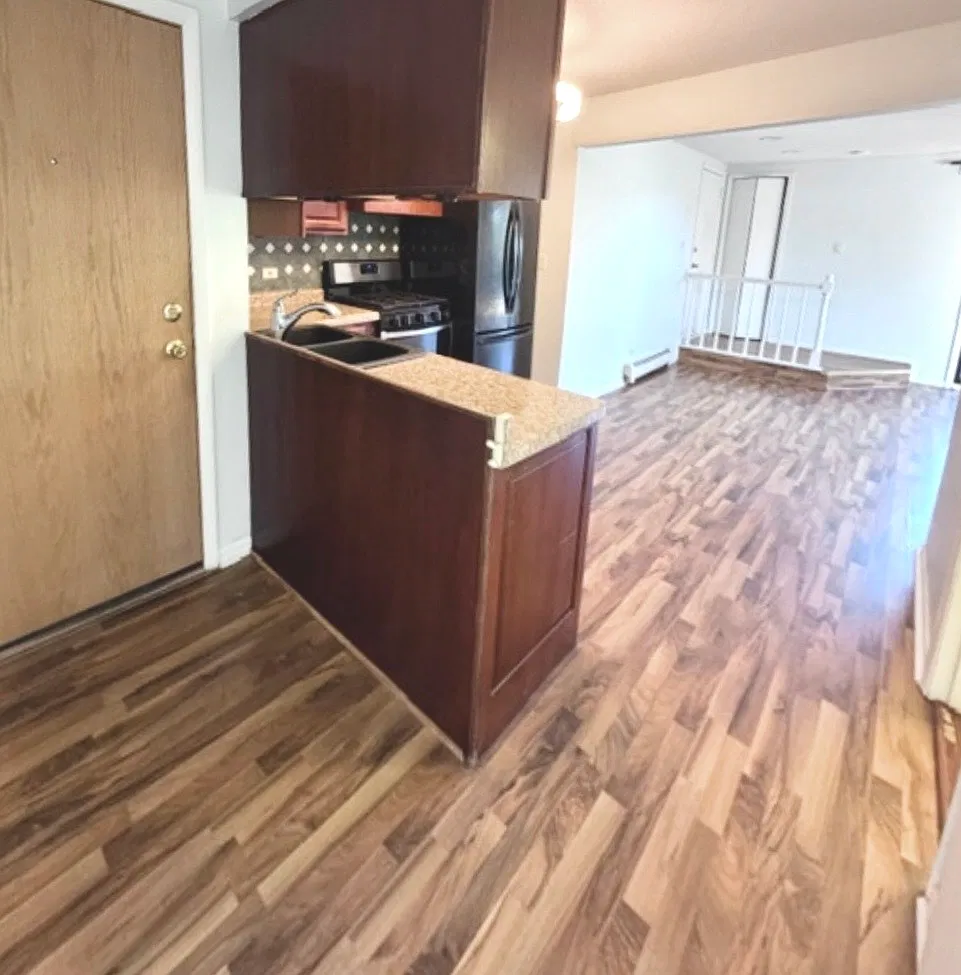 2 bed, 1.5 bath, 1000 sqft, $1,900 — Photo 4