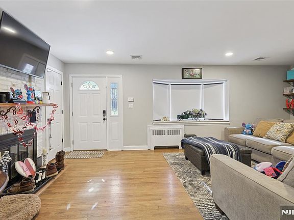 4th image of 51 Sicomac Rd