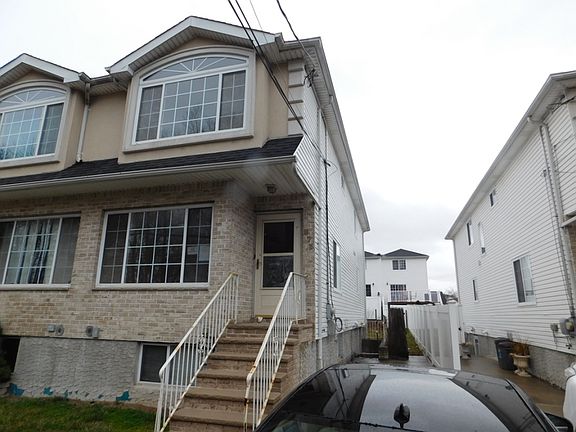 2nd image of 873 Travis Ave