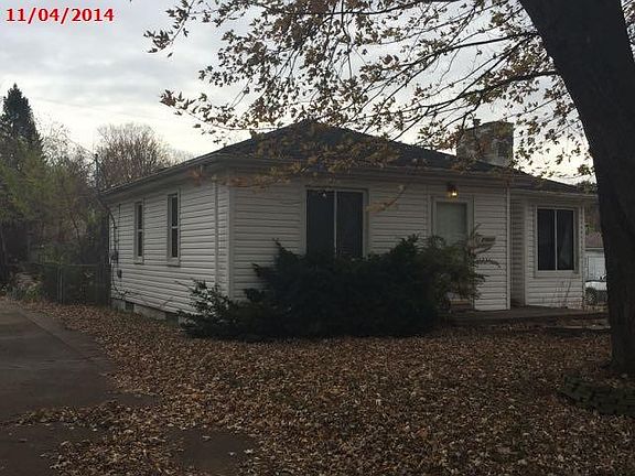 3rd image of 20000 Greydale Ave