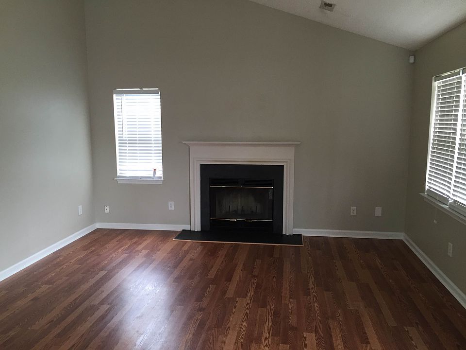 2nd image of 2403 Sapling Cir