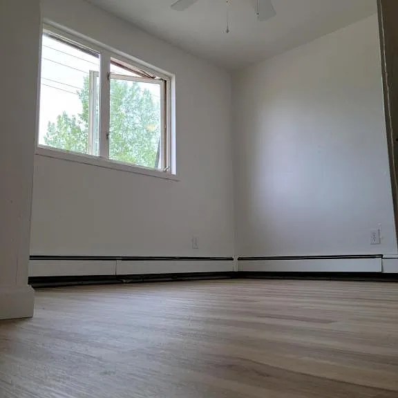 2213 Lathrop St — Photo 15