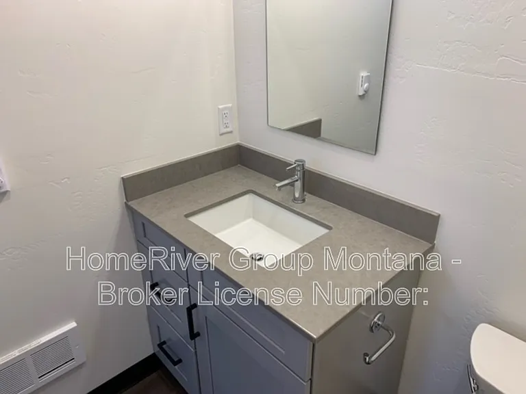 320 Clay St #103 — Photo 9